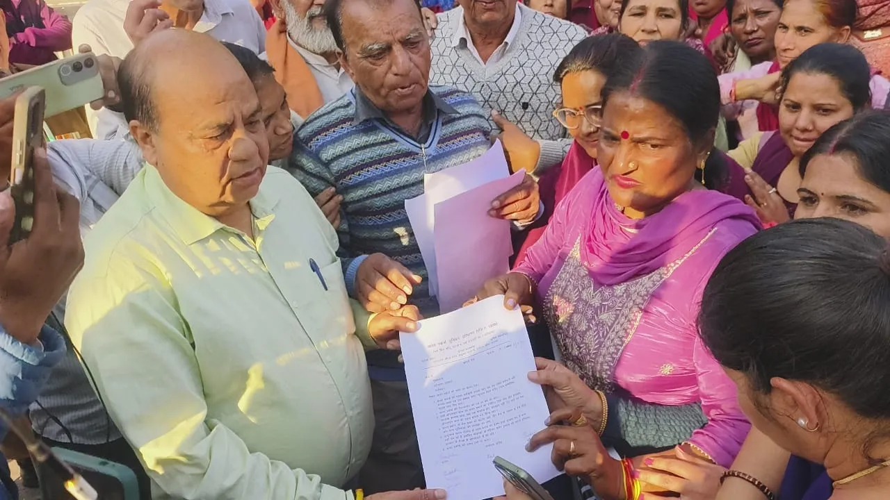 आंगनबाड़ी वर्कर्स और हेल्पर्स ने महापड़ाव के तहत सरकार के खिलाफ किया प्रदर्शन, लगाए गंभीर आरोप