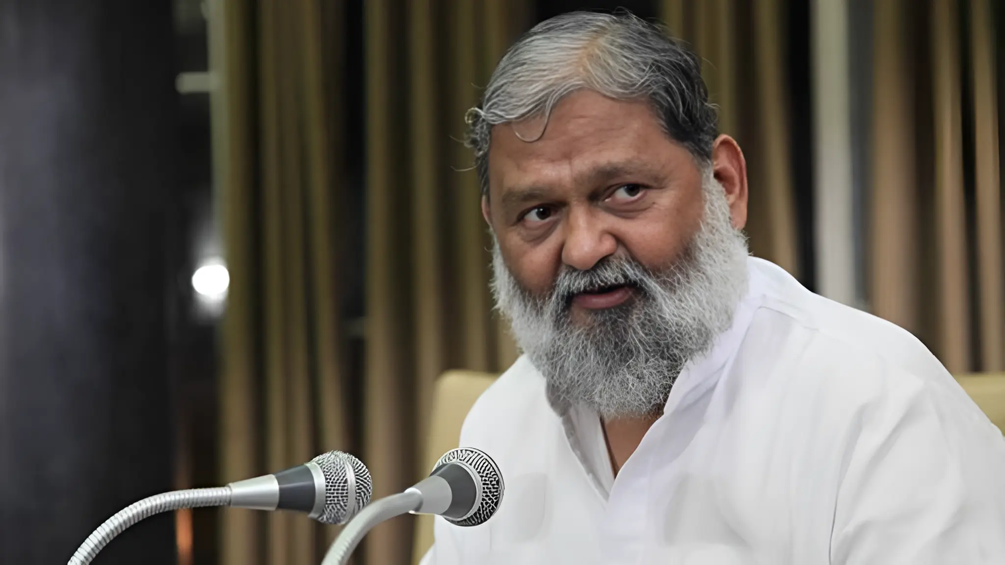 The Haryana Story | हरियाणा सरकार प्रदेश में इलेक्ट्रिक वाहनों को देना चाहती है बढ़ावा, परिवहन मंत्री ने इलेक्ट्रिक वाहन निर्माता कंपनियों के साथ की मीटिंग