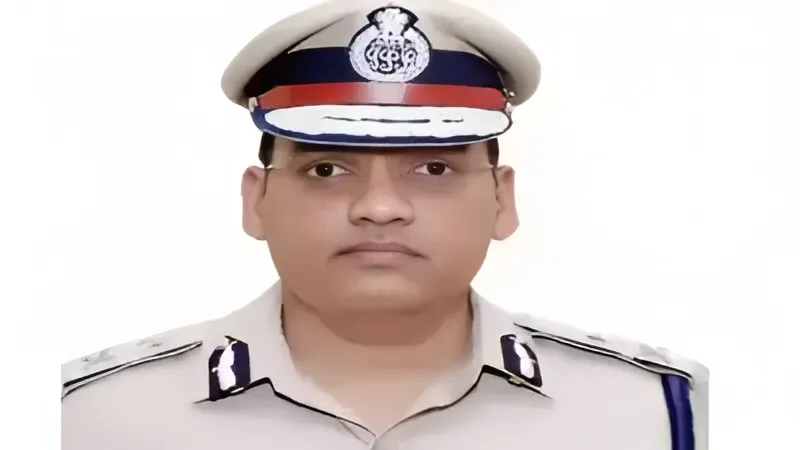 आईपीएस अधिकारी आत्महत्या मामला : चार दिन बाद भी नहीं हुआ शव का पोस्टमार्टम, आईएएस पत्नी ने FIR पर जताया एतराज