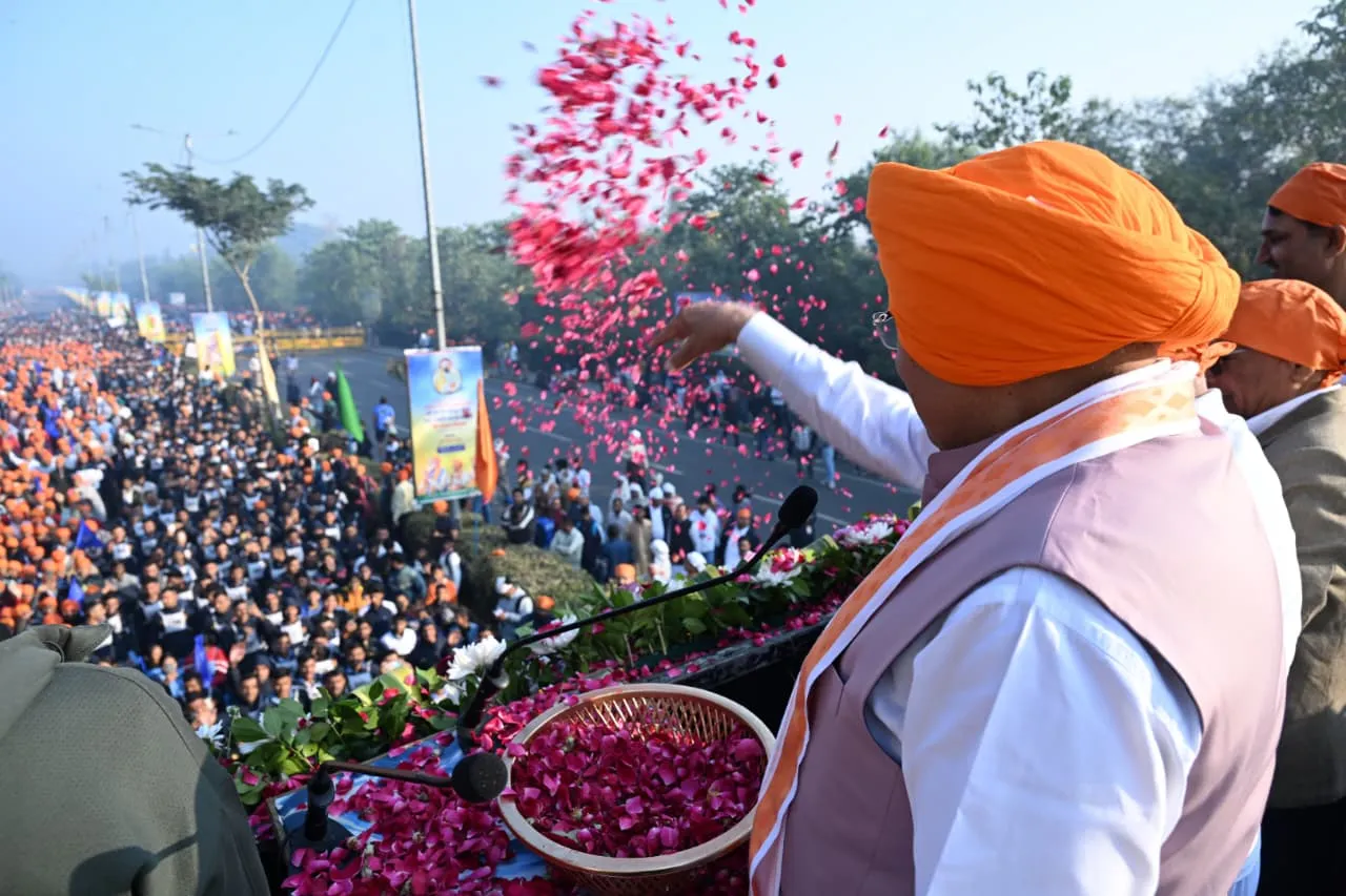 'हिंद की चादर मैराथन' को केंद्रीय मंत्री ने दिखाई हरी झंडी, 61 हजार युवाओं ने लिया भाग