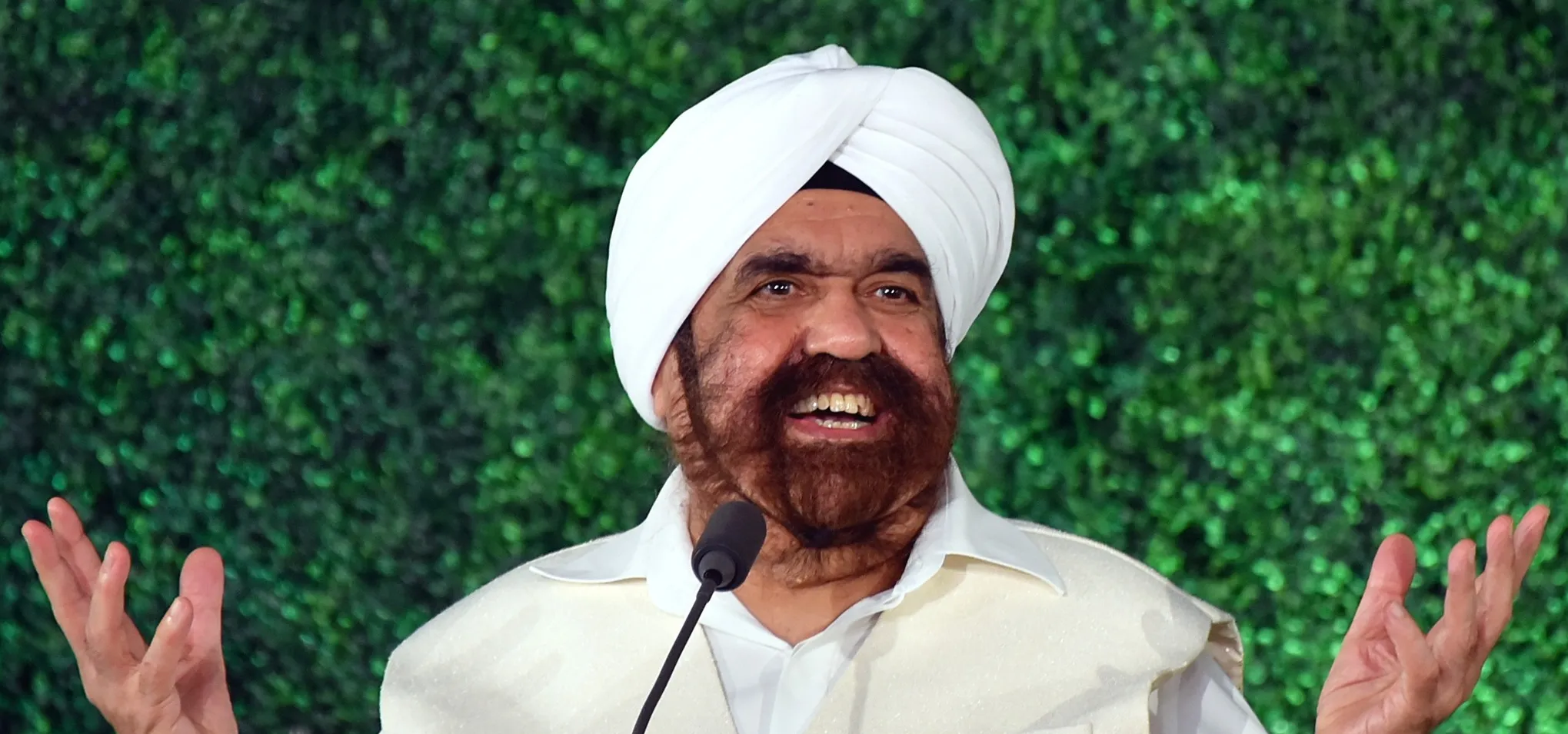 'गुरु पूर्णिमा' पर विशेष : सतगुरु दया से भरपूर होते हैं...वे हमें तकलीफ में नहीं देख सकते