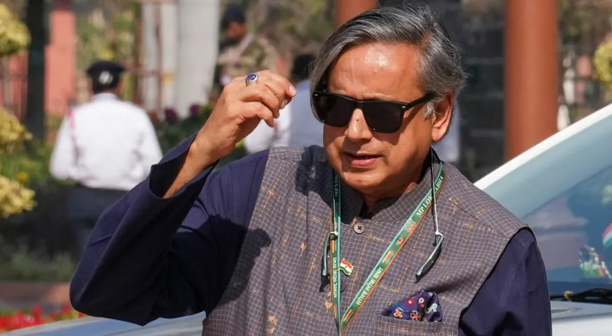 कांग्रेस सांसद शशि थरूर ने वीर सावरकर पुरस्कार लेने से किया इनकार, बताई ग़ैर ज़िम्मेदाराना हरकत