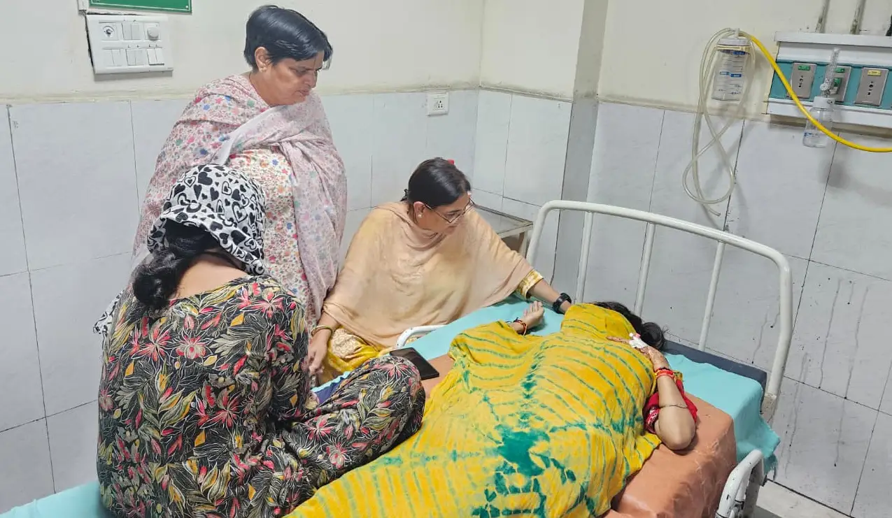 नाबालिग को पेट दर्द की दवा दिलाने अस्पताल लेकर पहुंची माँ, मेडिकल जाँच में हुआ बड़ा खुलासा, गर्भ में हुई बच्चे की मौत