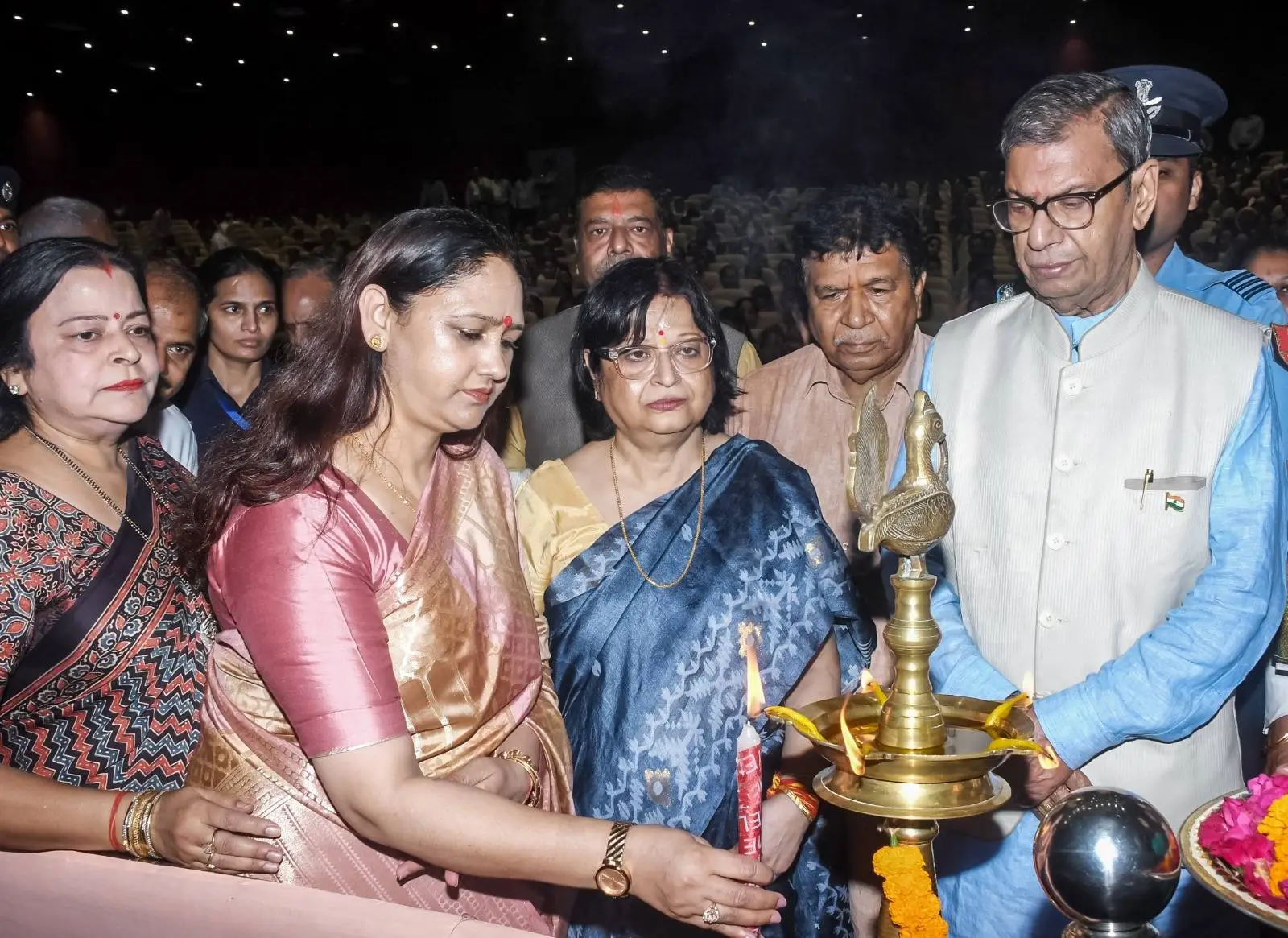 स्वस्थ नारी-सशक्त परिवार कार्यक्रम में पहुंचे राज्यपाल, बोले - महिला सशक्तिकरण और स्वस्थ परिवार एक-दूसरे के पूरक