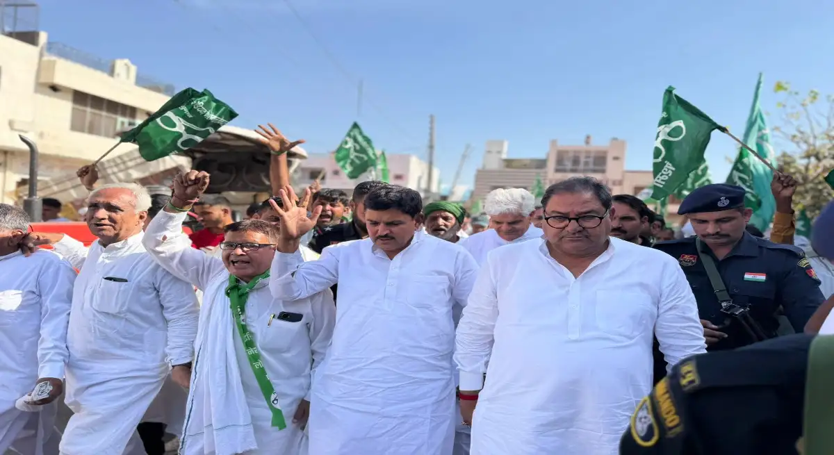 अभय चौटाला का सरकार पर तीखा हमला: सैनी को बताया 'डमी सीएम', गेहूं खरीद के नियमों को कहा 'तानाशाही'