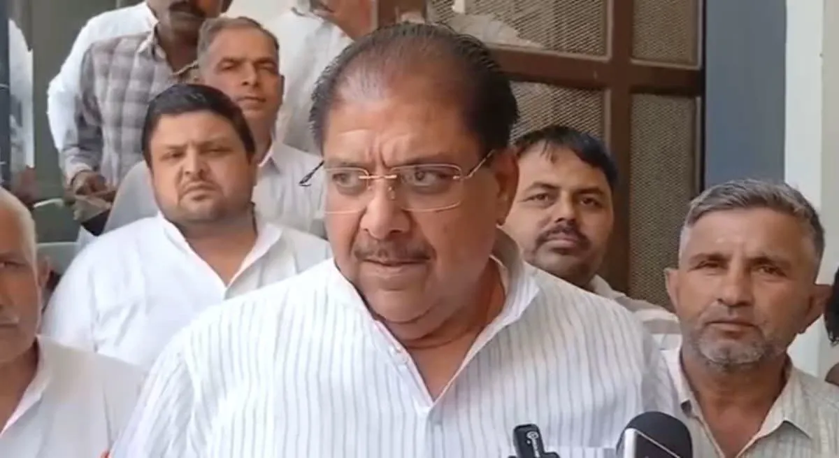 'दादा गौतम' को 'गोबर खाने' की याद दिला गए अजय चौटाला, ओपी चौटाला व दुष्यंत को लेकर दिए गए बयान पर पटलवार