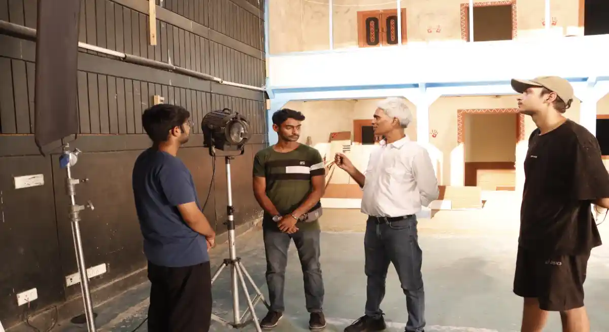 बॉलीवुड सिनेमेटोग्राफर अरविंद के. ने ली वर्कशॉप, बोले- कैमरा सिर्फ दृश्य नहीं, कहानी और भावनाओं को दर्शकों तक पहुंचाने का सशक्त माध्यम
