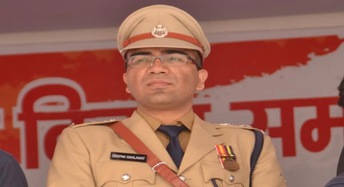 3 करोड़ का रिश्वत कांड: CBI की रडार पर हरियाणा कैडर के वरिष्ठ IPS अधिकारी दीपक गहलावत, पूछताछ के लिए CBI का समन