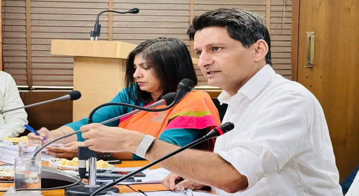 दिशा कमेटी में दीपेंद्र हुड्डा का सरकार पर हमला, बोले- कागजों में विकास गुलाबी, धरातल पर हकीकत आपके सामने