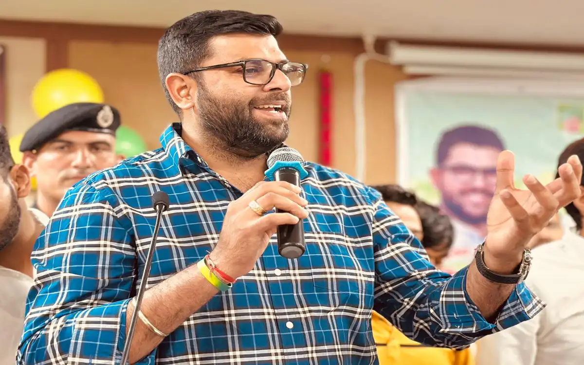 दिग्विजय चौटाला का भाजपा पर बड़ा हमला, बोले- डेमोक्रेसी को 'डेमोक्रेजी' बना रही है बीजेपी, हर चुनाव में दिखा रही दबंगता