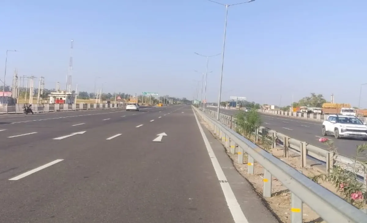 सैलजा ने केंद्रीय मंत्री को पत्र लिख 'इन सड़क मार्गों' को फोर लेन करने की उठाई मांग, कहा -क्षेत्रीय संपर्क मजबूत होगा