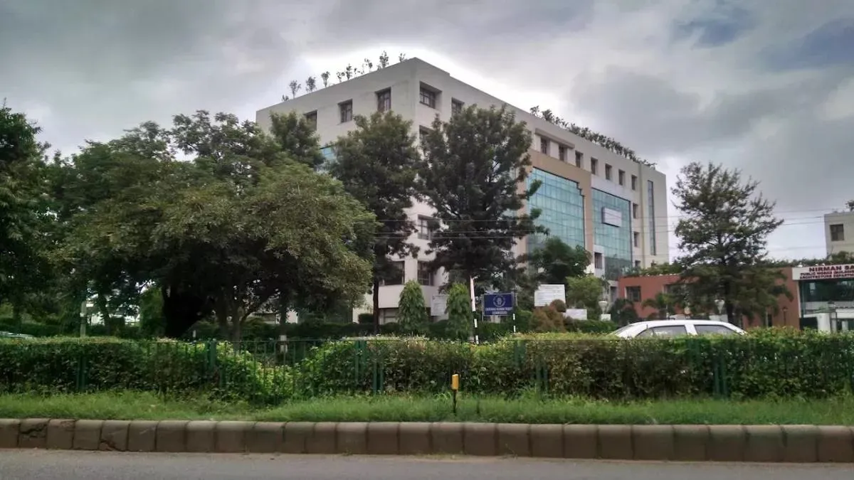 फाइलों की स्लो मोशन ने बढ़ाई सस्पेंस, हरियाणा राइट टू सर्विस कमीशन ने लिया एक्शन- अफसर पर ‘पेनल्टी का तड़का’...कटेगा वेतन