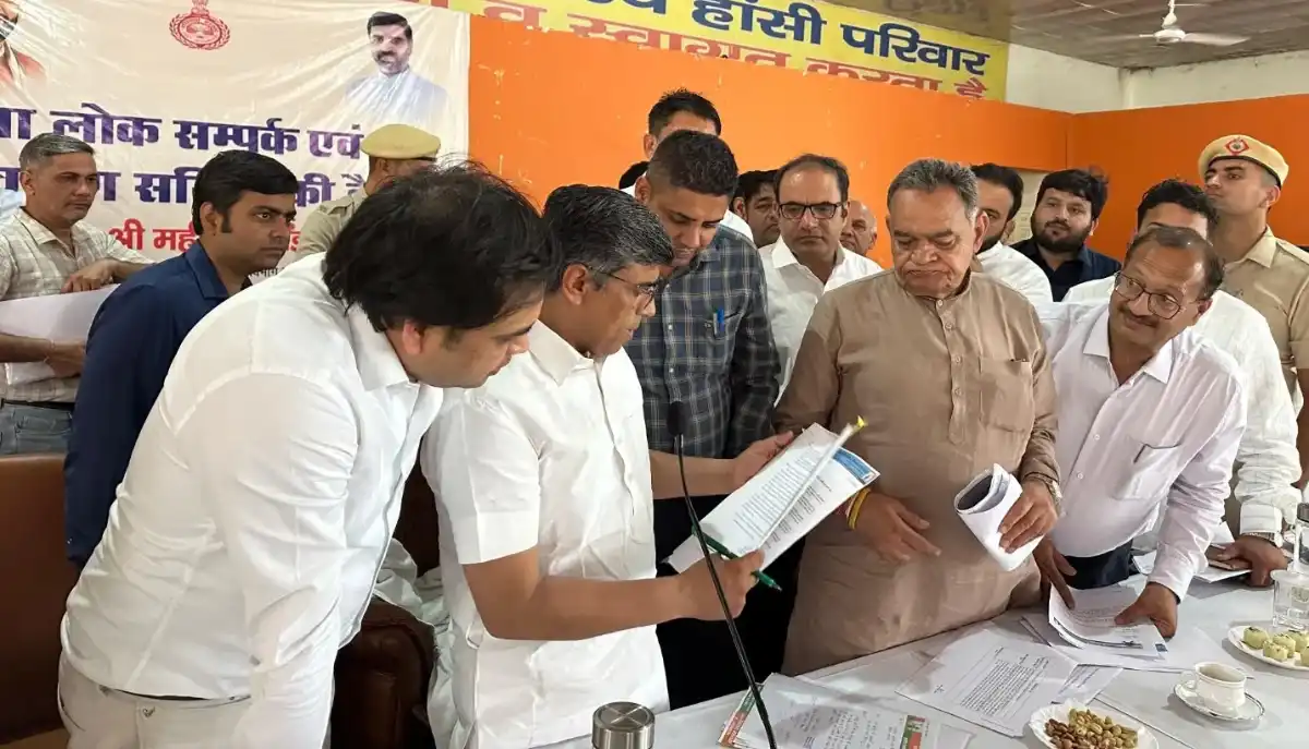 नया जिला बनने के बाद हांसी के प्रशासनिक इतिहास में पहली बार जिला कष्ट निवारण समिति की बैठक, सत्तापक्ष और विपक्ष के बीच दिखी खींचतान