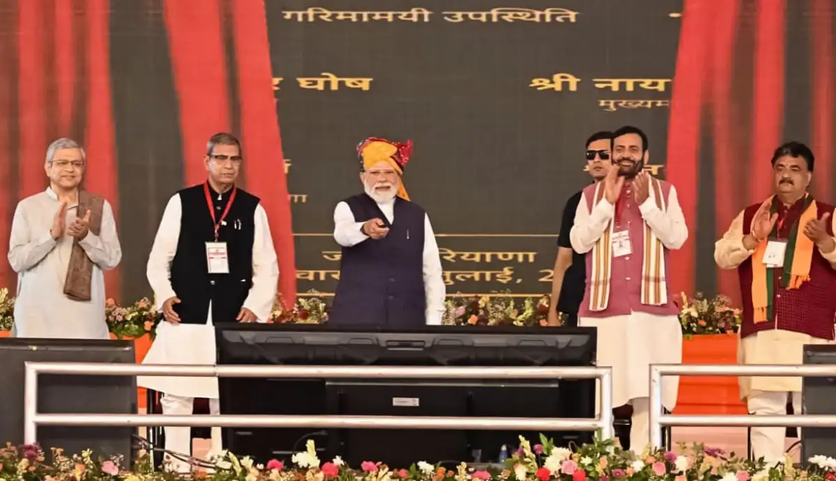 'पुरानी योजनाओं को ही नया बताकर परोसा'...हरियाणा को 'गुमराह' कर गए 'मोदी'...कांग्रेस सांसद ने पूछा- कौन-सी नई योजना स्वीकृत हुई, सरकार बताए ?