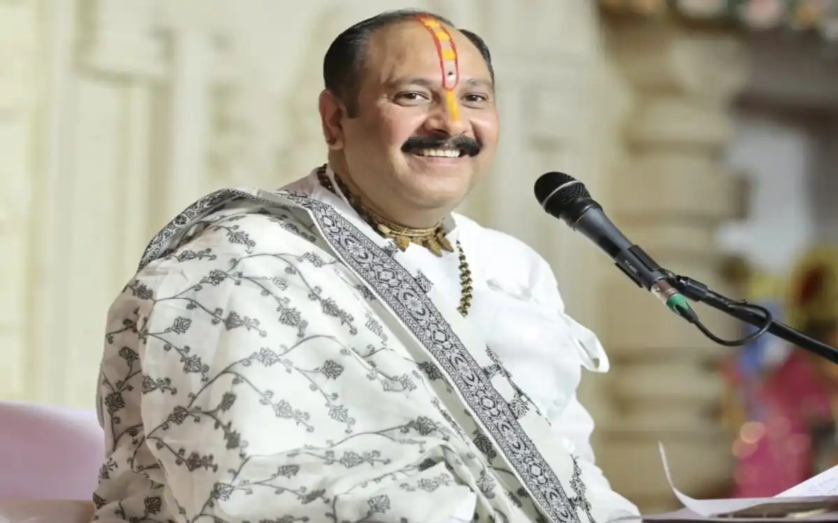 'भगवान को भगवान' रहने दो! पंडित प्रदीप मिश्रा बोले-भगवान के दरबार में 'नो वीआईपी कल्चर', पास और चंदा प्रथा पर उठाए सवाल!!