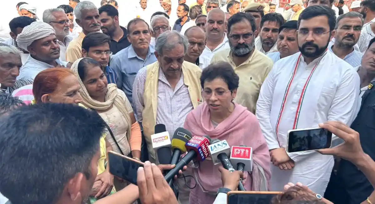 सैलजा बोलीं- कांग्रेस में दूरी किसने पैदा की और गड़बड़ी किसने की, इस पर भी मंथन जरूरी; बीरेंद्र सिंह ने कहा- पार्टी को एक करने के लिए लड़ूंगा